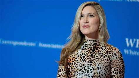 Vanity Fairs Abstract Nude Painting Of Olivia Nuzzi Comes At A