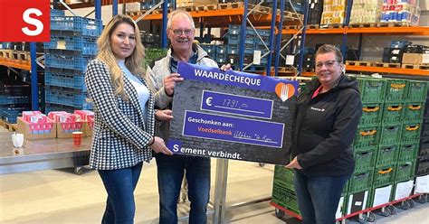 Cheque Van Voor Alphense Voedselbank