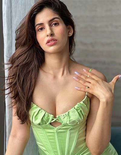 Hot Sakshi Malik Big Boobs Instagram Models Photos