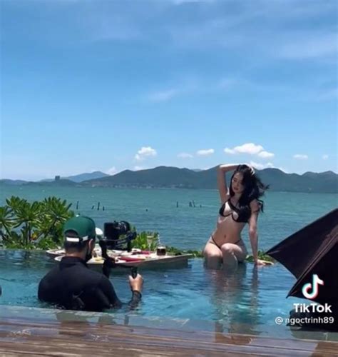 Ngọc Trinh khoe body nóng bỏng mắt với bikini tí hon nhưng hậu trường liệu có xuất sắc như ảnh