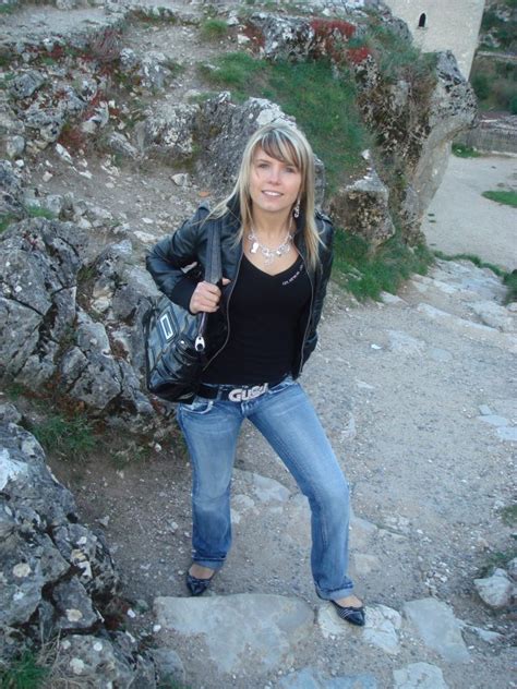 Photos Et Histoires D Arnaqueuses Superbe Blonde