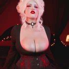 Insatiable Brunette MILF Seduces Muscular Lesbian MILF For Wild R Bubbleassporno