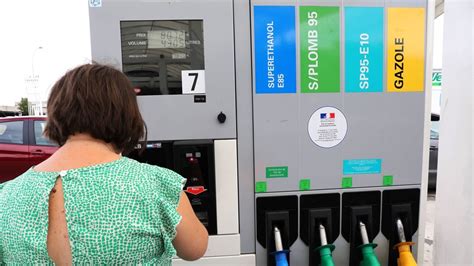 Carburants La Remise De Centimes Officialis E Par D Cret Avec Une