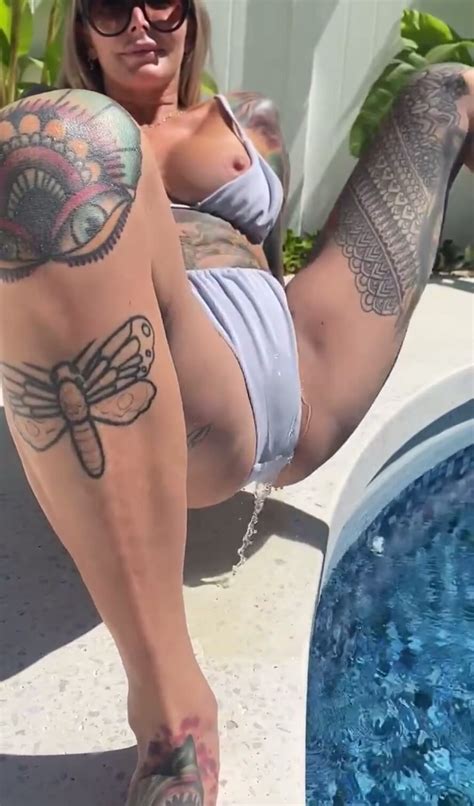 Bikini Pee Video ThisVid