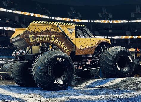 Earthshaker Team Throttle Monster Trucks Wiki Fandom