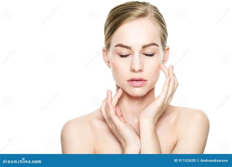 Schöne Junge Blonde Frau Mit Der Perfekten Haut Ihr Gesicht Berührt Gesichtsbehandlung