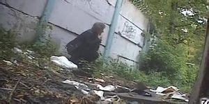 Mature Woman Peeing Outdoors Tnaflix