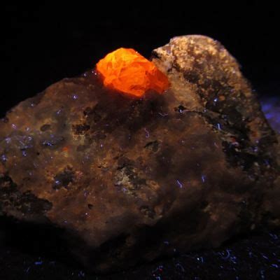 Циркон это минерал. Физические свойства, описание, месторождения и фото ...