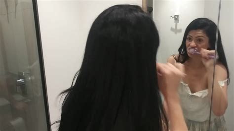 Brushing Her Teeth Nude Video On YouTube Nudeleted
