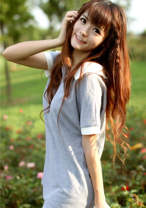 Ngỡ ngàng chiều cao khủng của hot girl các trường Đại học