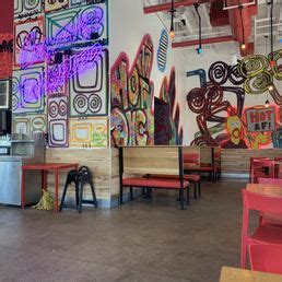 DAVES HOT CHICKEN Updated October 2025 139 Photos 180 Reviews 5615 E Broadway Blvd