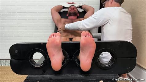 Hayden Hunter Gets Some Tickle Pleasure From Mature DILF