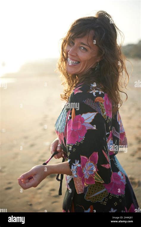 Mature Woman Happy Beach Hi Res Stock Photography And Images Alamy