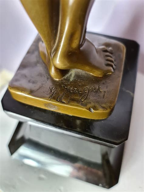 Art Deco Bronze Of A Nude Holding A Parakeet By Gotthilf Jaeger C1920