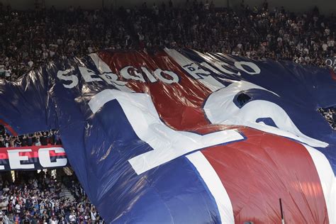 Sergio Rico Goleiro Do PSG Apresenta Melhora Mas Segue Internado Em