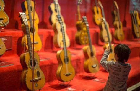 Visita Familiar Al Museu De La M Sica Y Talleres Infantiles