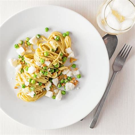 Pesto Spaghetti With Peas And Goats Cheese Krumpli