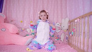 COZY ANAL A Babe In Pajamas Plays With Her Hole XVIDEOS