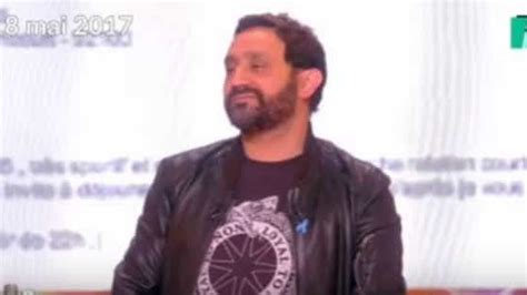 Apresentador criticado por fazer troça da comunidade gay em direto