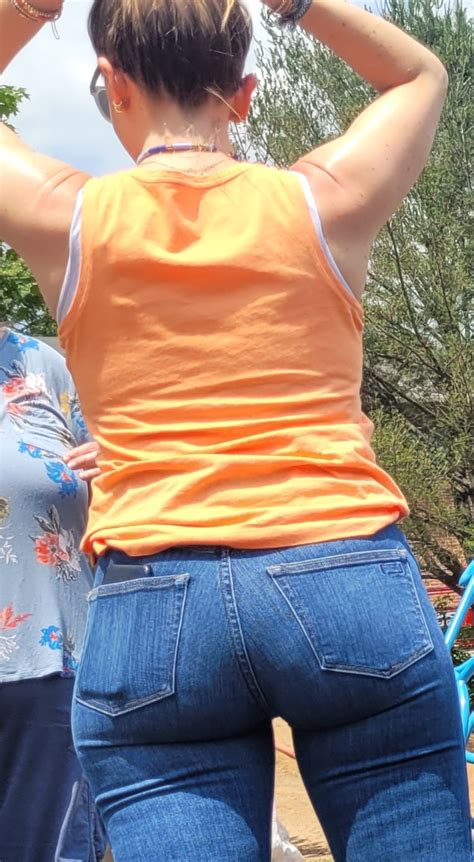 Milf With Tight Ass In Jeans Tight Jeans Forum