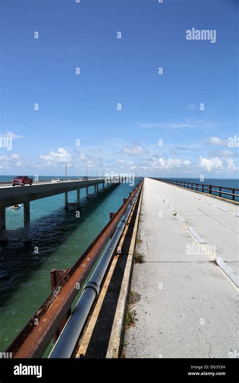 The Old 7 Mile Bridge On The Florida Keys Stock Photo Alamy