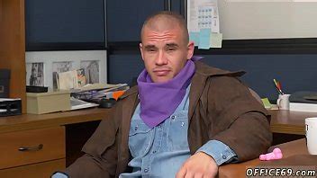 Peludo hunk desnudo heterosexual seducido gay Porno jacking más de un