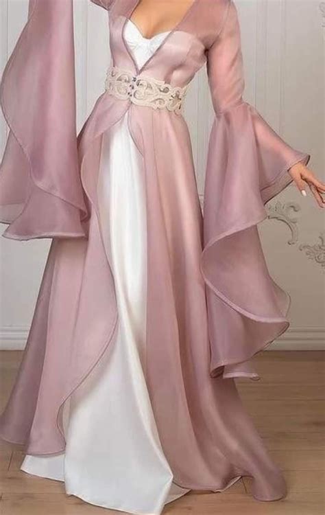 Pin By Fabiana Flores On Estilos Fairytale Dress Dresses To Wear To
