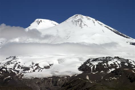 Mont Blanc Vs Elbrus Care Este Totusi Cel Mai Inalt Varf Din Europa