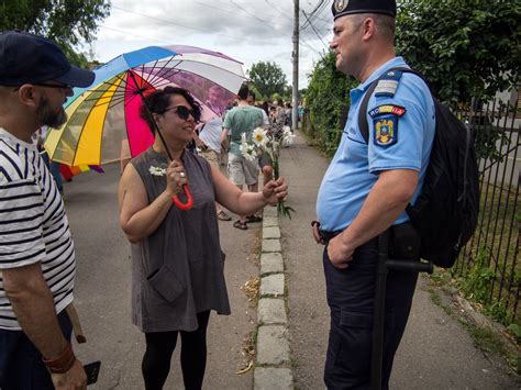 Cum A Fost La Mar Ul Pentru Drepturile Gay Din Cluj Pe Care Prim Ria S A Chinuit S L Opreasc