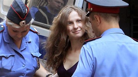 Kein Essen Kein Schlaf Pussy Riot Beklagen Folter N Tv De