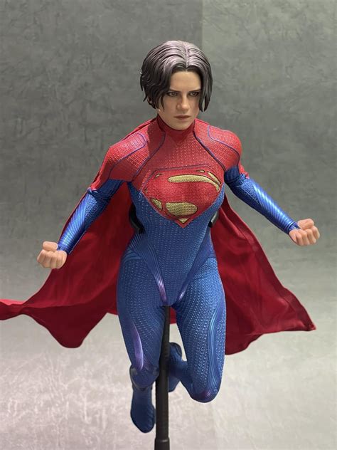Hot Toys The Flash Supergirl Collectible Figure Page Collector Freaks