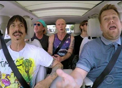 Red Hot Chili Peppers Cantan Desnudos En TV
