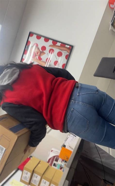 Cute Target Employee Showing Off Her Nice Ass Tight Jeans Forum