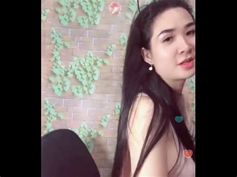 Em trễ áo khoe vú sệ XVIDEOS