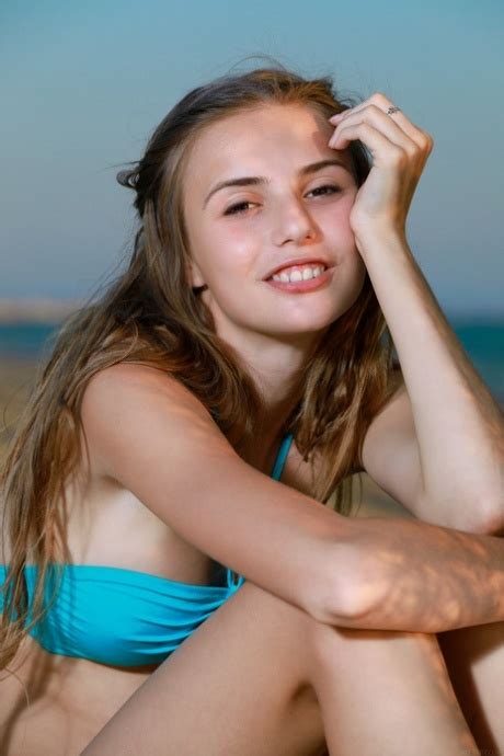 Skinny Russian Babe Elle Tan Undresses And Poses Naked On The Beach CoedCherry