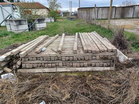Продавам циментови колове /като нови/ | Други | Крушаре Продавам 300 бр ...