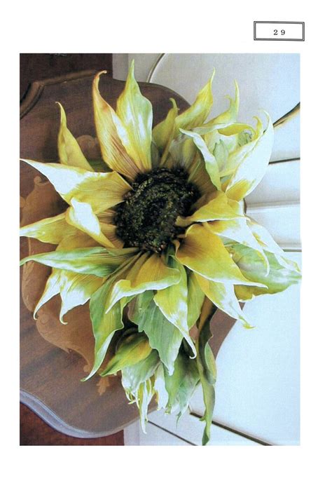 Натуралистичность креповой бумаги | Цветы, Красивые розы, Искусственные ...