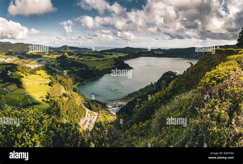 Landschaft See Wald Furnas Fotos Und Bildmaterial In Hoher Aufl Sung