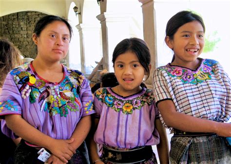 The Vibrant Women of Guatemala | Laurel Kallenbach
