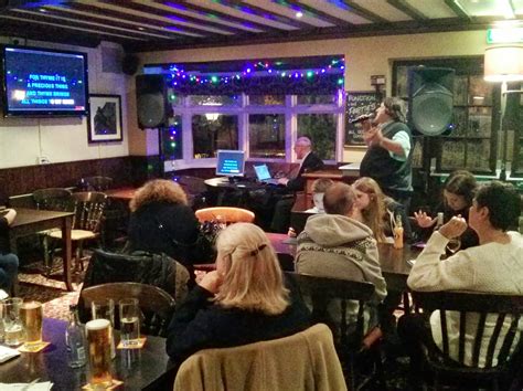 London Daily Photo Pub Karaoke