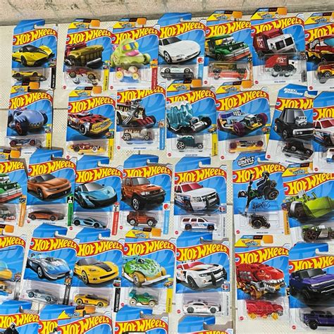 風火輪 Hot Wheels 小車 多種款式 實體照 可選擇 收藏品 每款數量只有 個 賣場 蝦皮購物