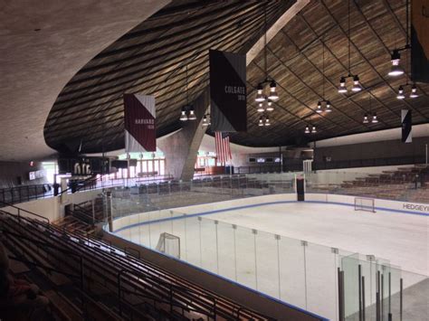 Ingalls Rink Eero Saarinen Tlh Modern Architecture Architecture