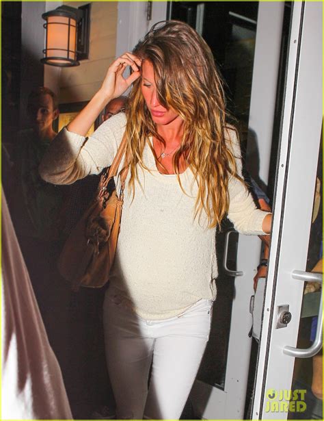 Gisele Bundchen Baby Bump In Miami Photo 2750636 Gisele Bundchen