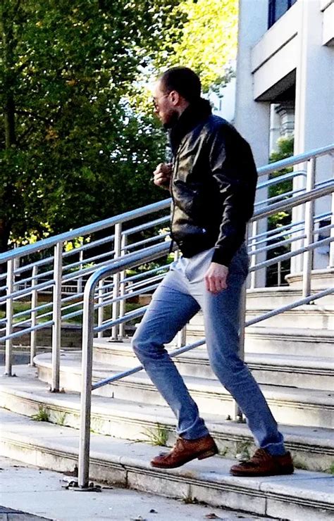 Gay Man On Tinder Tricked Straight Men Into Sex By Making Them Wear Blindfolds Throughout