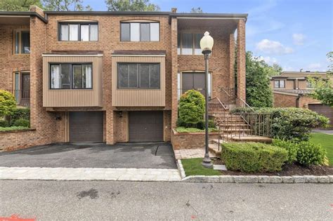 64 Windsor Gate Drive Unit New Hyde Park Ny 11040 Trulia