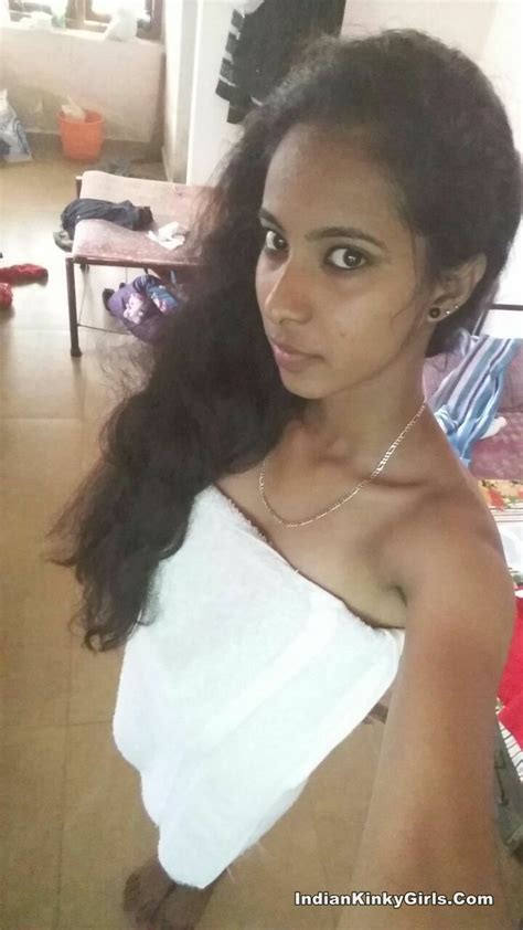 Hot Kerala Girl Topless Showing Sexy Boobs Indian Nude Girls