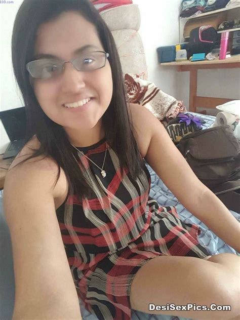 Hot Indian College Girl Naked Selfies Leaked On The Internet