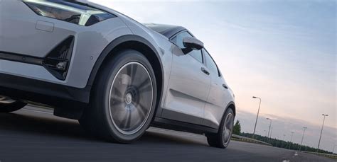 Nokian Tyres Hakka Black 3 - Viileää hallintaa / Nokian Renkaat