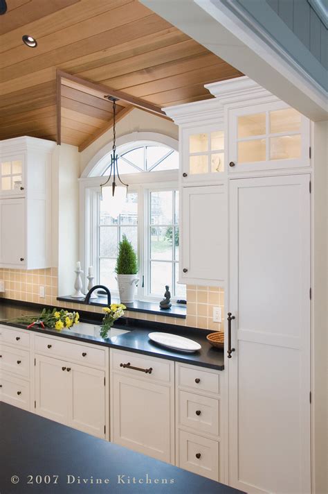 CAPE COD TRANSITIONAL TRADITIONAL KITCHEN BEADBOARD CEILING — Divine Design Center