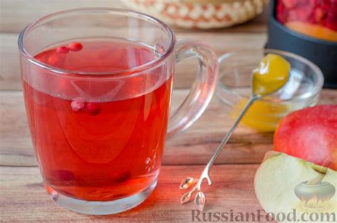 Рецепт: Яблочный чай с клюквой, брусникой и кардамоном на RussianFood.com
